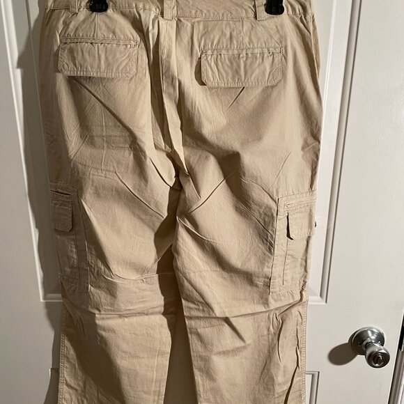 Womens Chaps light tan capris size 10 NWT - Picture 2 of 2